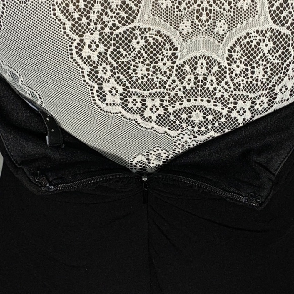 Laundry by Shelli Segal black stretch halter long dress with beading.Size 8. EUC - Picture 9 of 15